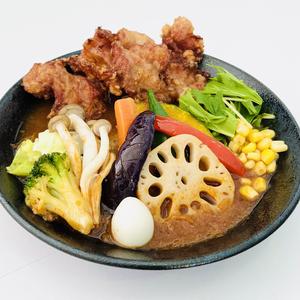 唐揚げと14種の野菜カレー