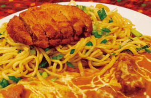 メンチカツカレーチョウミン Minced Cutlet Curry Chow Mein