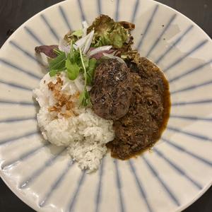 ハンバーグのせ！和牛ビーフカレー