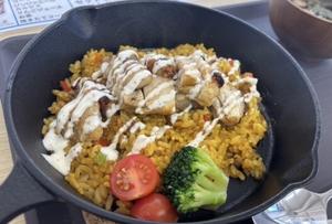 ディナードライカレー(タンドリーチキン添え)