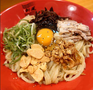 当店自慢の自家製麺まぜそば