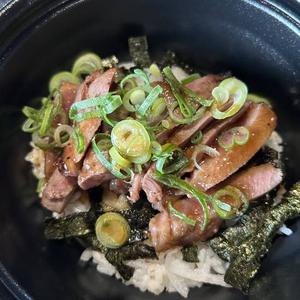 牛たん炙り焼き丼