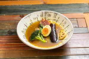 厚切りベーコンとアスパラのスープカレー