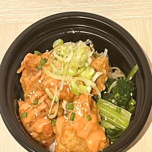 唐揚げ丼 チリマヨソース