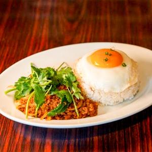 【並】本場タイ人シェフ自慢のガパオライス パクチー入り (ご飯200g)