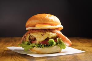 和牛ベーコンエッグチーズバーガーbacon egg cheese  beef burger and bacon