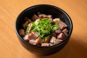 炙りチャーシュー丼