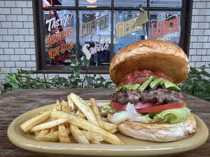 アボカド サルサバーガー【AVOCADO SALSA BURGER】