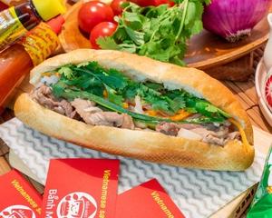牛肉レモングラス炒めのバインミー Beef ＆ Lemongrass Stir-Fry Banh Mi
