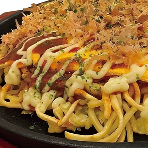 【人気No,1！！】ブタモダン焼き Pork Okonomiyaki with Noodles
