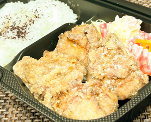 からあげ弁当(もも肉)4個入 Fried chicken bento (thigh meat) 4 pieces
