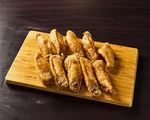 なるとキッチン 【名物】たれ漬け手羽中ザンギ(得10ヶ)