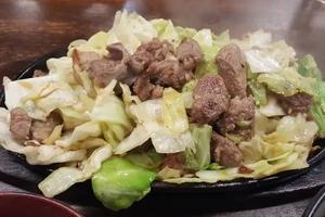 黒豚ハラミのスタミナ鉄板定食