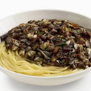 ジャージャン麺 /Blacksauce noodles /