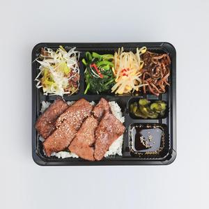 とろける黒毛和牛上ロース弁当 High Quality Japanese Black Beef Sirloin Lunch Box