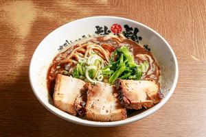 極太バラチャーシュー麺 黒
