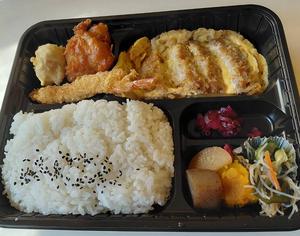 かつ丼ボンバー