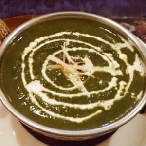 チキンほうれん草カレー CHICKEN SAG CURRY