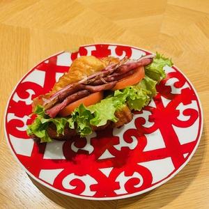 クロワッサン(ローストビーフ)