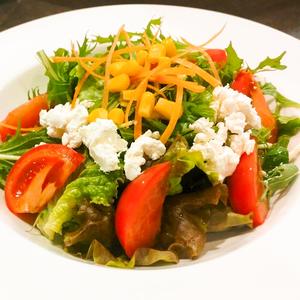 トマトとクリームチーズサラダ