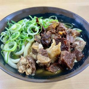 牛すじうどん