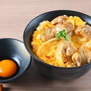 当店人気No.2 《濃厚卵黄乗せ》親子丼 Rich Egg Yolk Oyako Rice Bowl