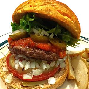 自家製ホットチリバーガー Spicy burger ~Homemade chlli sauce＆jalapeno pepper sauce~