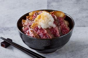 おろしポン酢の牛ハラミ丼(150g) Radish Ponzu Harami Steak Bowl