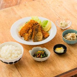 【玄米】イワシとアジのミックスフライ定食