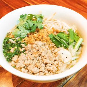 豚ひき肉とレモングラスのフォー【レンジ調理品】