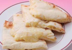 チーズナン Cheese Naan
