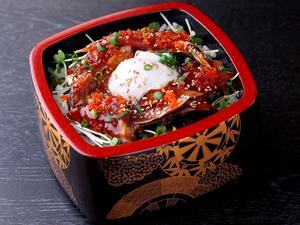 柿家すし 鰹のユッケ重