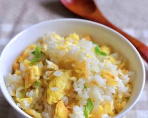 【黄金蛋炒飯】黄金玉子炒飯