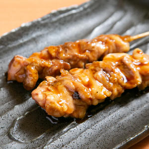 正肉2本 Chicken Skewers (2 Skewers)