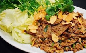 牛肉の辛いサラダ・ラープヌア / 