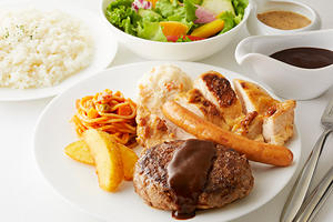 とろけるハンバーグとミックスグリル弁当