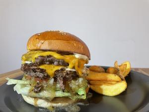 DOUBLE CHEESE BURGER / ダブルチーズバーガー