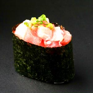 柿家すし 〈軍艦〉　落ちとろ