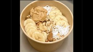 ナッツの濃厚グリークアサイーボウル