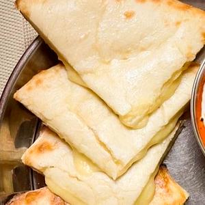 チーズナン CHEESE NAAN