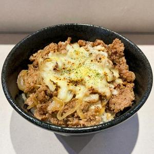 黒毛和牛チーズカルビ丼