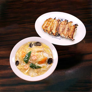珉珉 中華丼餃子セット