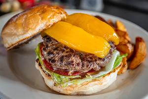 【MB】(白金店限定)マンゴーバーガー Mango Burger with French Fries