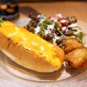 チーズたまごコッペAセット(サラダ、手羽唐2個付き)