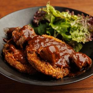 和牛メンチの牛タンデミソース定食