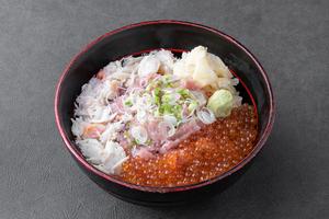 ねぎとろ・いくら・かに丼