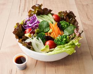 サラダ(自家製ドレッシング付き)※画像はイメージですSalad (with homemade dressing)
