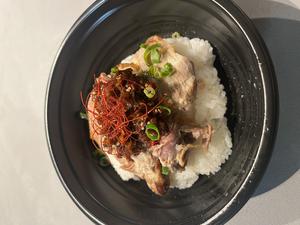 食べるラー油ソーキ丼