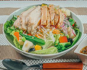 野菜たっぷりサラダカオマンガイ(もも肉＆むね肉) Salad Khaomangai(Thigh＆Breast)