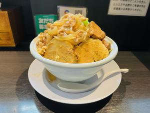 【開店6周年記念限定】 豚 豚 豚二郎系丼ぶり 豚2枚肉4個ごはん250g